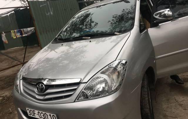 Cần bán xe Toyota Innova năm 2010, màu bạc giá cạnh tranh 