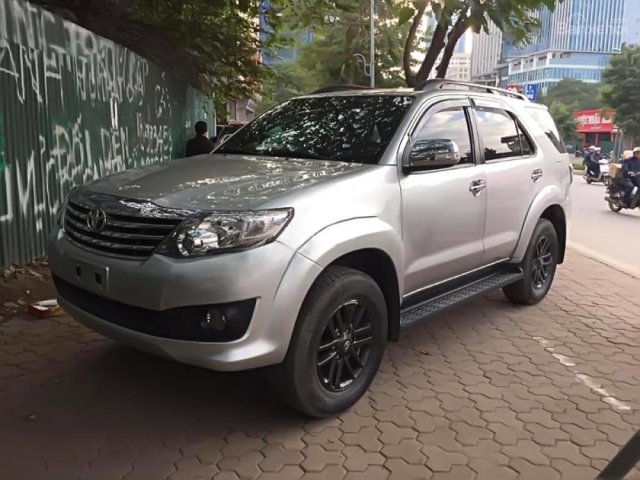 Cần bán xe Toyota Fortuner 2.7AT 2014, màu bạc, một chủ từ đầu