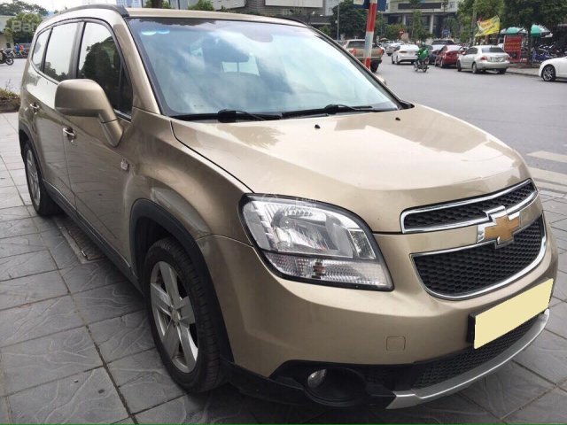 Cần bán xe Chevrolet Orlando LT MT 2018, màu vàng cát