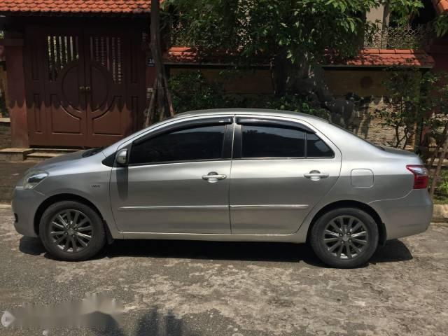 Bán Toyota Vios đời 2010, màu bạc