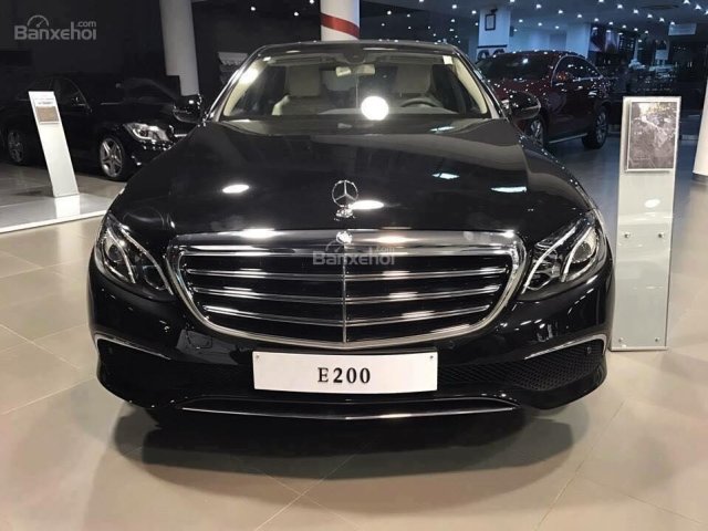 Mercedes-Benz An Du bán E 200 giá rẻ nhất và khuyến mại cao. LH 097 97 98 666