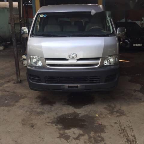 Bán Toyota Hiace đời 2006, màu bạc  