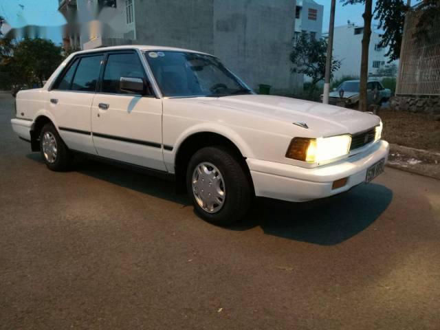 Bán xe Toyota Camry đời 1990, màu trắng, nhập khẩu