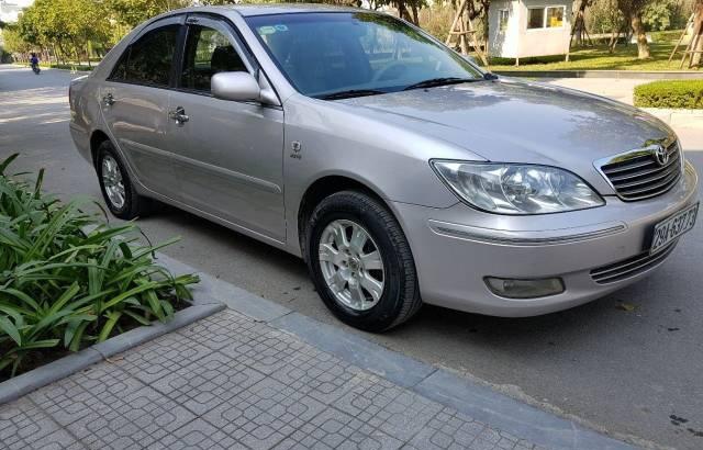 Bán Toyota Camry 2.4 sản xuất 2003 số sàn