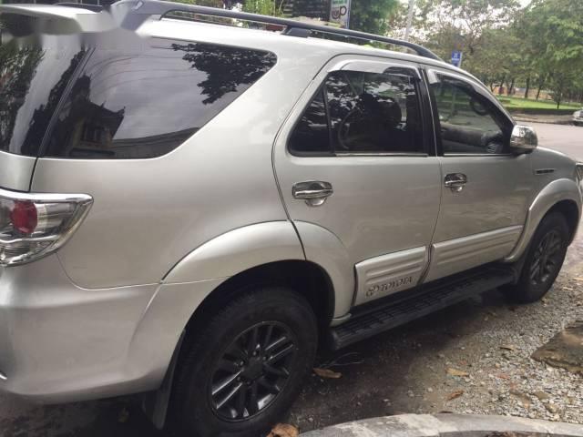 Bán ô tô Toyota Fortuner năm 2013, màu bạc giá cạnh tranh