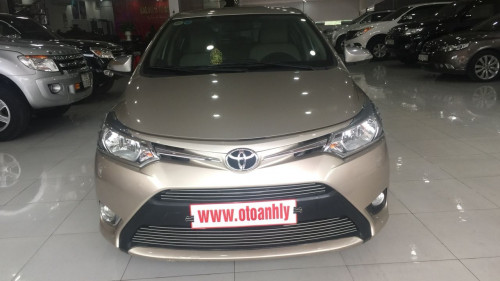 Salon bán Toyota Vios 1.5 MT sản xuất 2016, màu vàng