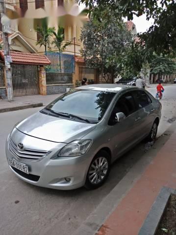 Bán xe Toyota Vios 2011, màu bạc chính chủ