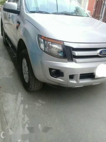 Cần bán gấp Ford Ranger 2.2 XLS sản xuất 2014, màu bạc chính chủ, giá chỉ 475 triệu