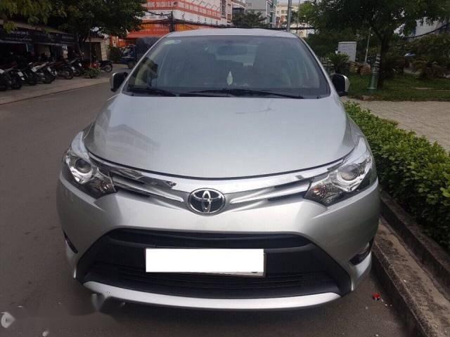 Bán Toyota Vios E sản xuất 2016, màu bạc số sàn