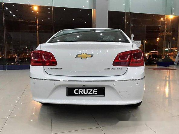 Bán xe Chevrolet Cruze đời 2018, màu trắng