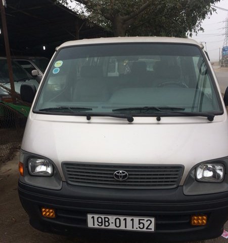 Bán xe Toyota Hiace đời 2004, xe nhập còn mới