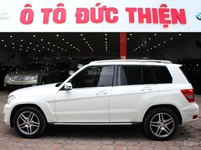 Cần bán Mercedes GLK300 4Matic đời 2011, màu trắng