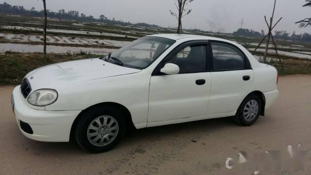 Xe Daewoo Lanos MT năm 2003, màu trắng, giá tốt