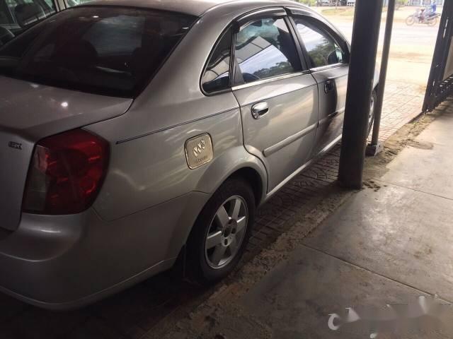 Cần bán gấp Daewoo Lacetti sản xuất 2004