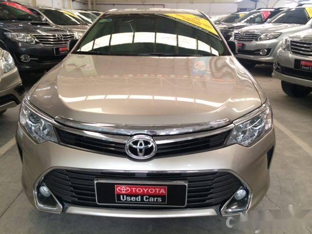 Cần bán Toyota Camry 2.0E đời 2015, giá tốt