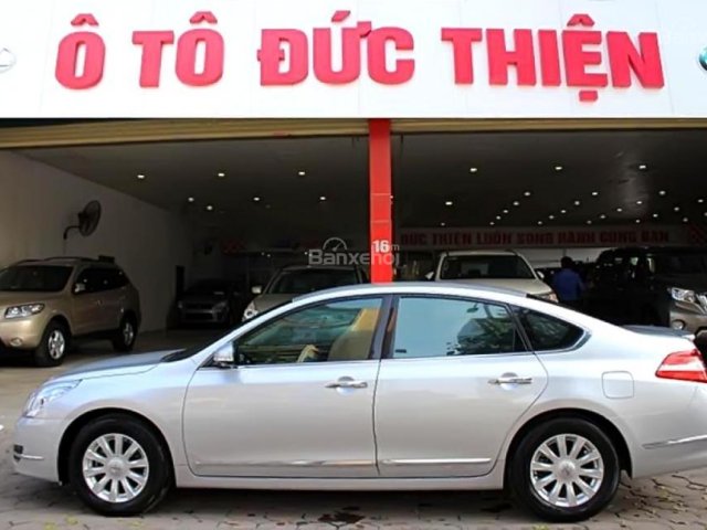 Cần bán lại xe Nissan Teana đời 2010, màu bạc, nhập khẩu nguyên chiếc chính chủ, giá 550tr