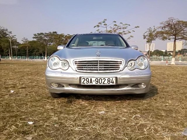 Cần bán xe Mercedes C200 Kompressor MT đời 2002, màu bạc số sàn, 220 triệu