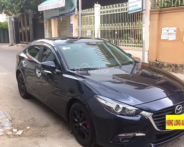 Cần bán lại xe Mazda 3 sản xuất 2017, màu xanh lam