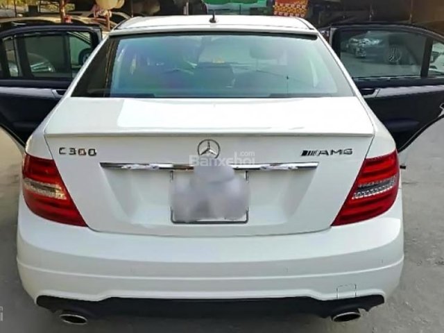 Bán Mercedes C300 AMG đời 2011, màu trắng  