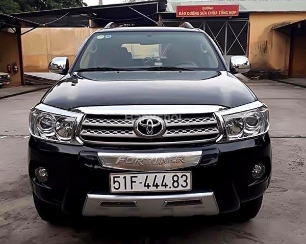 Bán Toyota Fortuner 2.7V 4x4 AT đời 2009, màu đen  