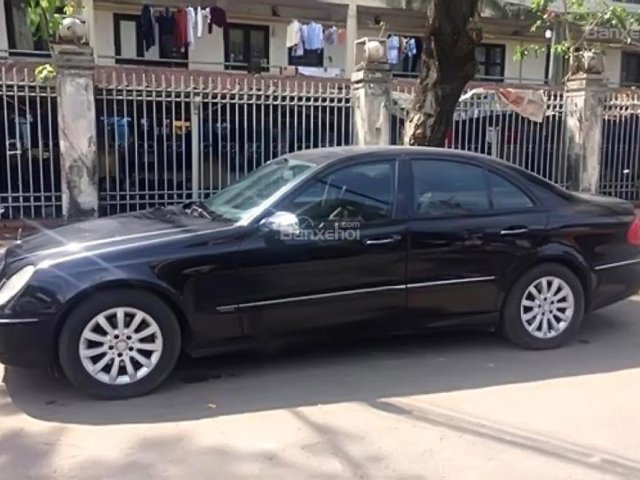 Cần bán Mercedes E280 năm sản xuất 2008, màu đen còn mới, 548tr