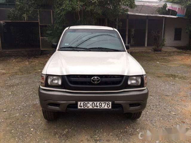 Bán ô tô Toyota Hilux đời 2005, màu trắng0