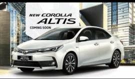 Bán Toyota Corolla 2.0AT đời 2018, màu trắng  