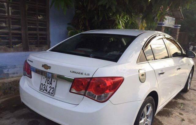 Bán Chevrolet Cruze đời 2011, màu trắng