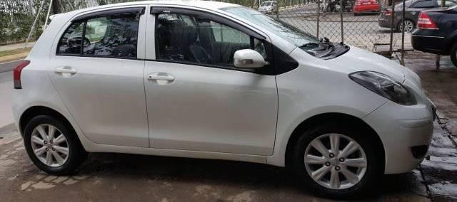 Bán xe Toyota Yaris đời 2012, màu trắng, xe nhập