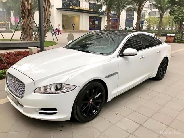Chính chủ bán xe Jaguar XJ 2.0 đời 2014, màu trắng, xe nhập