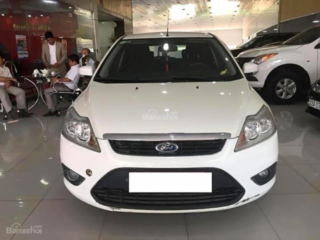 Bán lại xe Ford Focus 1.8AT năm 2011, màu trắng