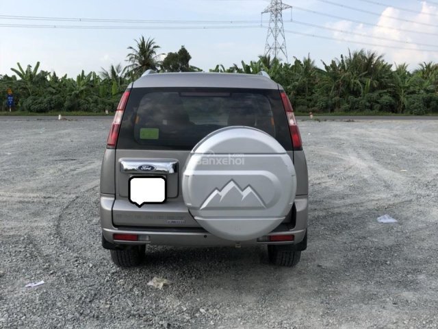 Cần bán xe Ford Everest Limited 4x2 năm 2015, màu xám (ghi), 728 triệu