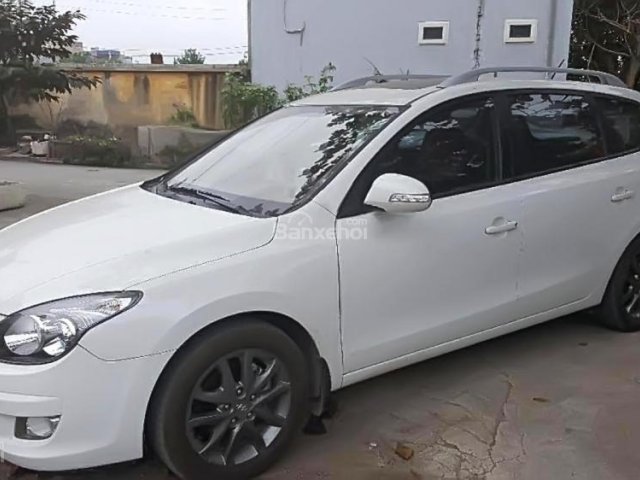 Bán ô tô Hyundai i30 CW 1.6AT đời 2011, màu trắng, nhập khẩu chính chủ