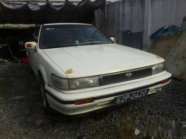 Cần bán xe Nissan Bluebird đời 1988, màu trắng, giá chỉ 29 triệu