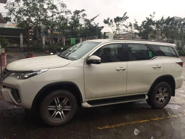 Bán xe Toyota Fortuner đời 2017, màu trắng