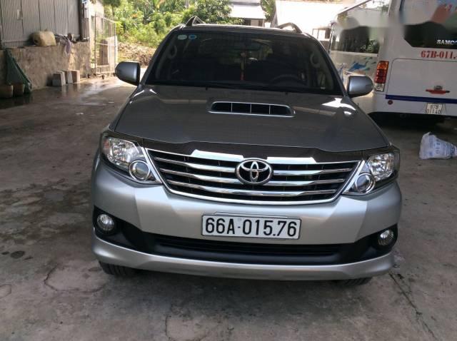 Cần bán Toyota Fortuner đời 2014, màu bạc, giá 810tr