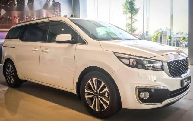 Bán Kia Sedona DATH đời 2017, màu trắng