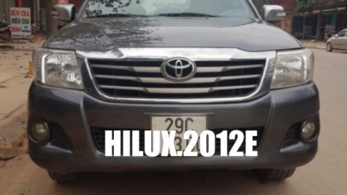 Bán Toyota Hilux 4x2E đời 2012, màu xám, nhập khẩu Thái Lan  