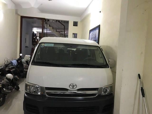 Cần bán lại xe Toyota Hiace đời 2010, màu trắng còn mới