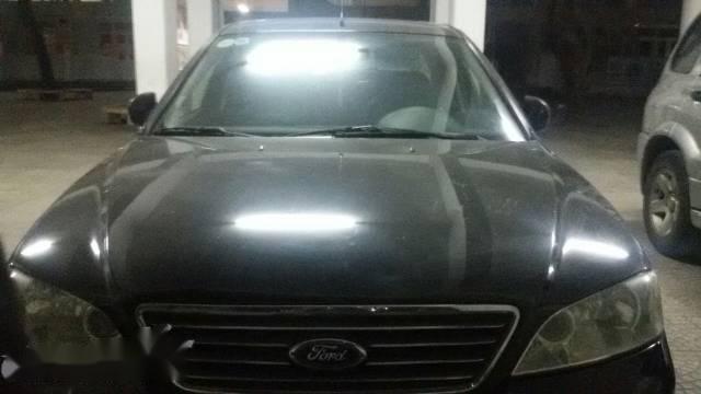 Bán gấp Ford Mondeo đời 2003, màu đen chính chủ, giá tốt