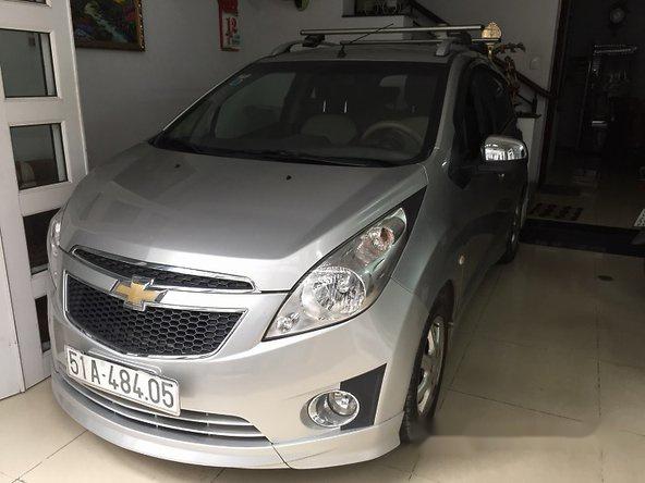 Cần bán lại xe Chevrolet Spark LT sản xuất năm 2013, màu bạc như mới, giá tốt