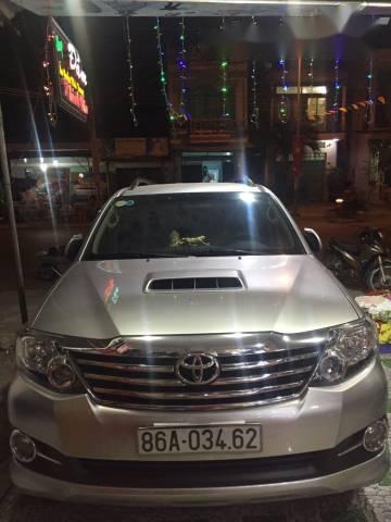 Bán xe Toyota Fortuner G đời 2015, màu bạc 