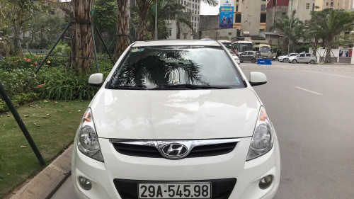 Bán Hyundai i20 đời 2012, màu trắng 