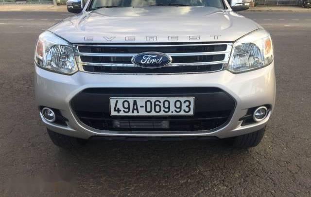 Bán gấp Ford Everest đời 2013, màu bạc còn mới, giá tốt