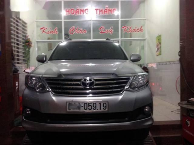 Cần bán lại xe Toyota Fortuner AT đời 2012, 700tr