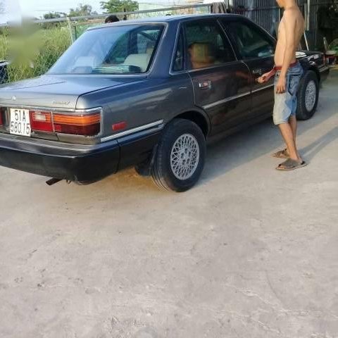 Bán Toyota Camry đời 1987, nhập khẩu, màu xanh