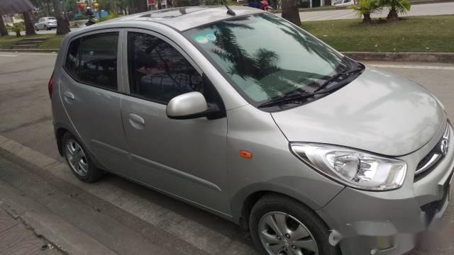 Bán Hyundai i10 đời 2011, màu bạc, nhập khẩu, giá tốt