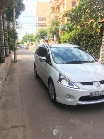 Bán Mitsubishi Grandis đời 2011, màu trắng