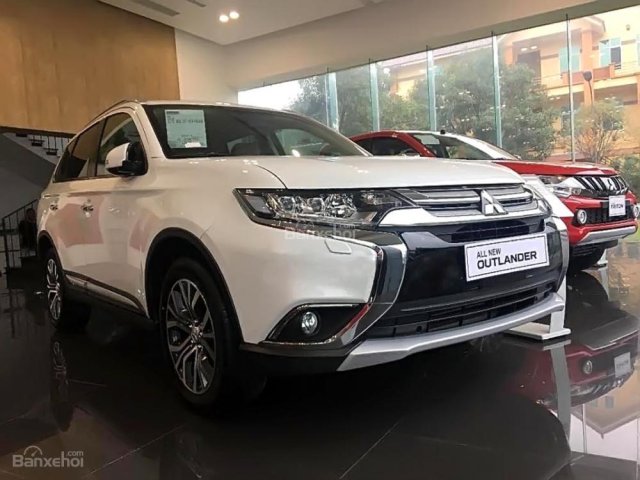 Cần bán xe Mitsubishi Outlander 2.4 CVT đời 2017, màu trắng, xe nhập