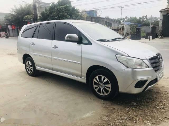 Bán Toyota Innova đời 2015, màu bạc như mới